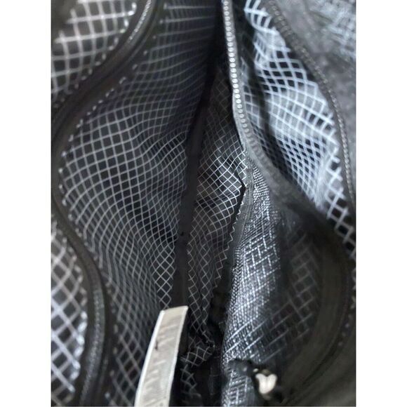 New Urban Outfitters UO Utility Hip Pack - Picture 8 of 8